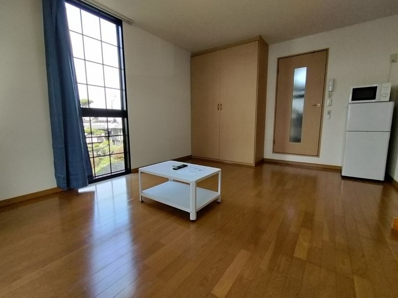 レオパレス八代 居間