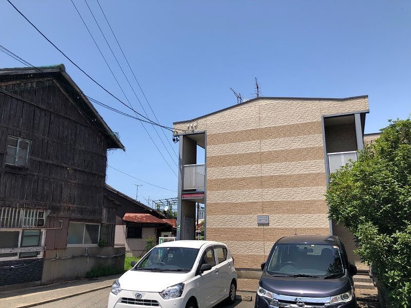 レオパレスラ　ヴィータ 駐車場