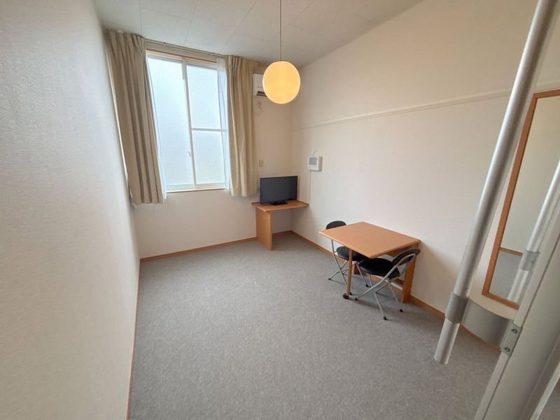 レオパレスＡＭＯＲＩＮＯ 居間