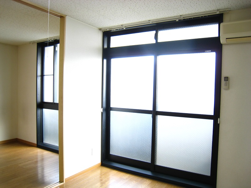 レオパレスクレストＣ 居間