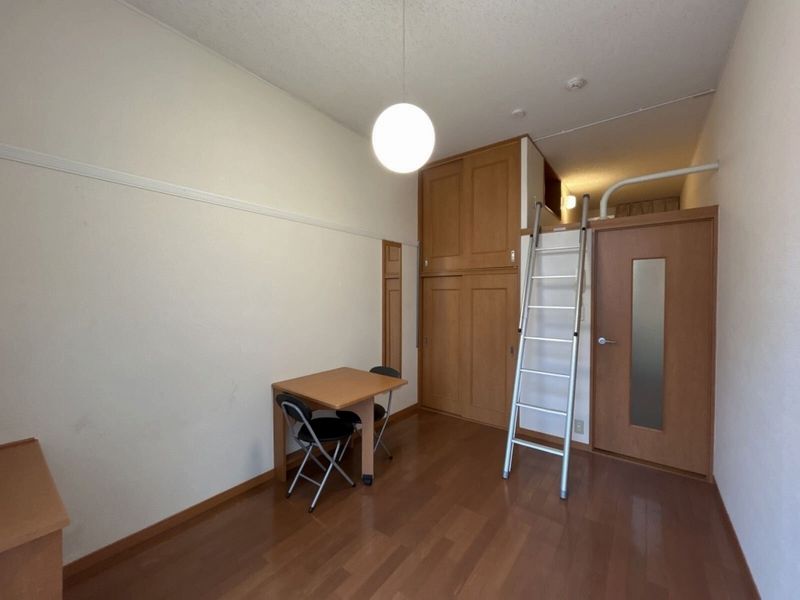 レオパレスエスペラール 居間