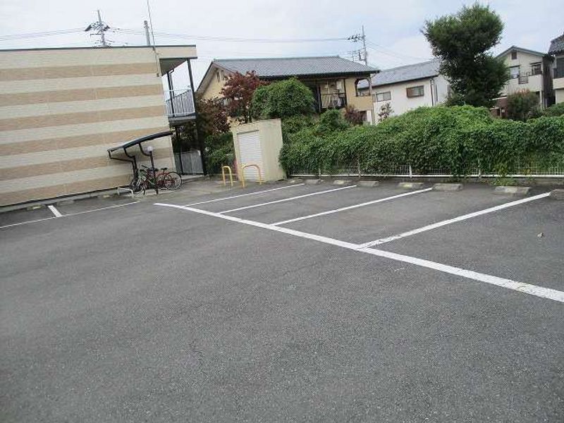 レオパレスＷＡＬＴＺ 駐車場