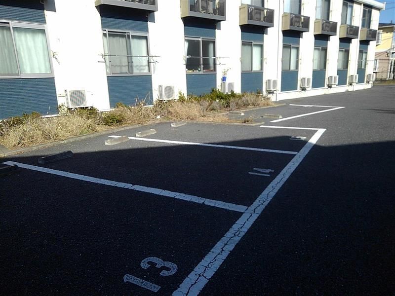 レオネクストグリッターバガボン 駐車場