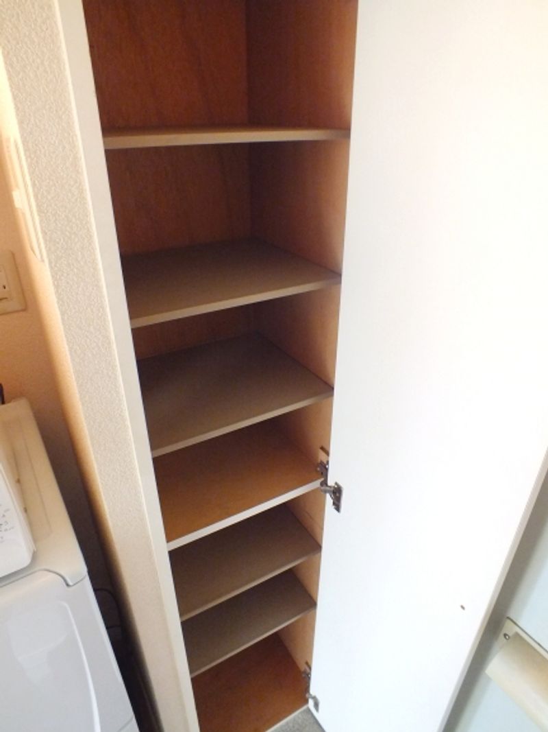 レオパレスコンフォート稲荷町 玄関