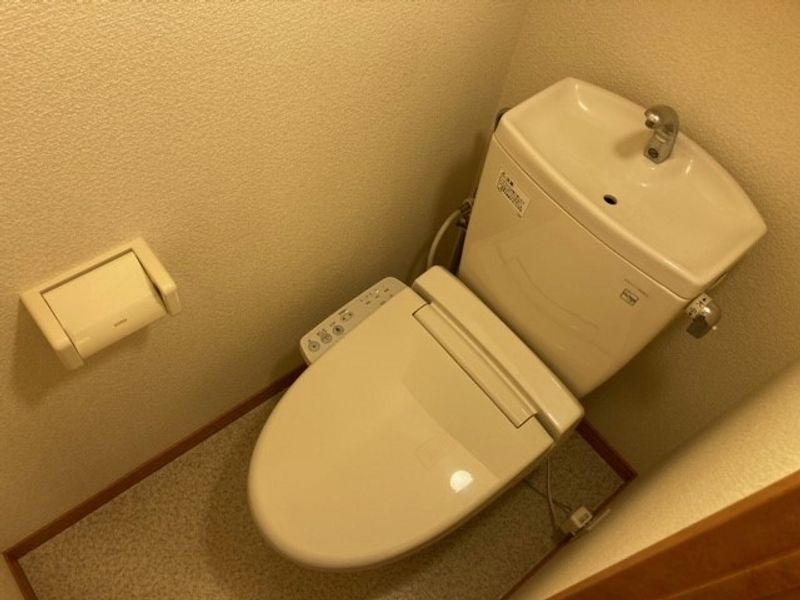 レオパレステツ弐番館 トイレ
