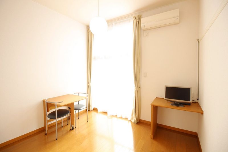 レオパレスパピルスＨＴＹ 居間