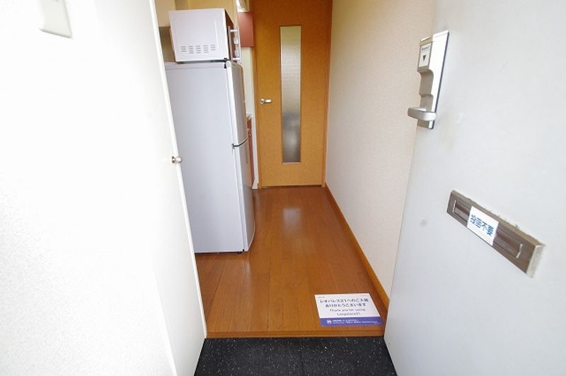 レオパレスＣｏｚｚｙＣｏｒｔ 玄関