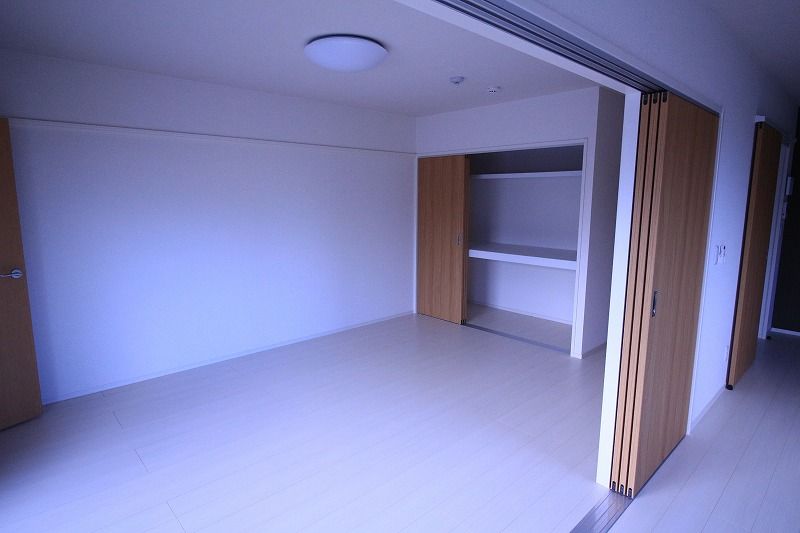 クレイノ松山インターⅤ 寝室