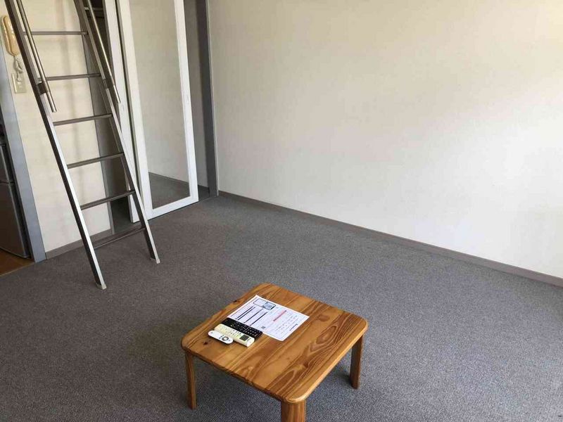 レオパレスフォレストヒルズ 居間