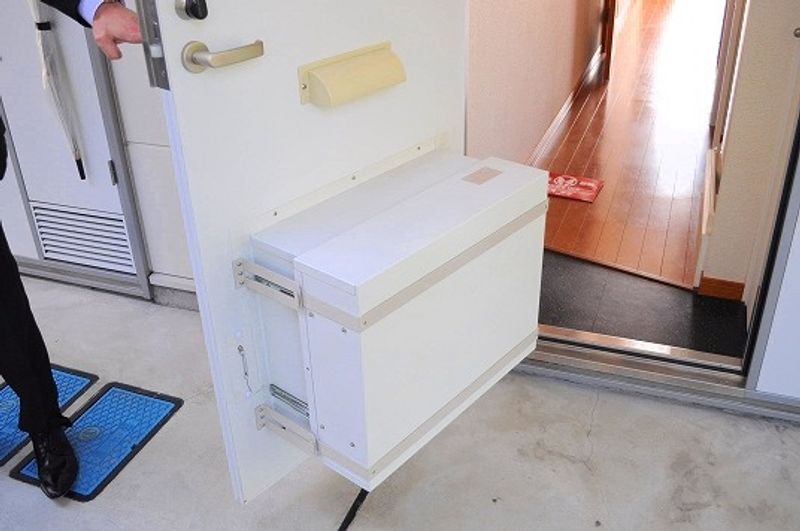 レオパレスメディオ 玄関