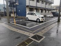 レオパレスエクレール 駐車場