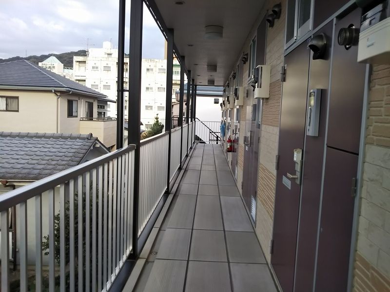 レオパレスクレセント山越 ロビー