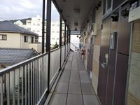 レオパレスクレセント山越 ロビー