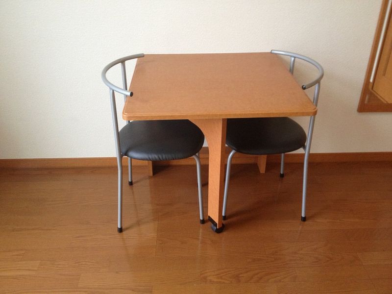 レオパレスアップハウス 居間