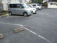 レオパレスアドミラル 駐車場