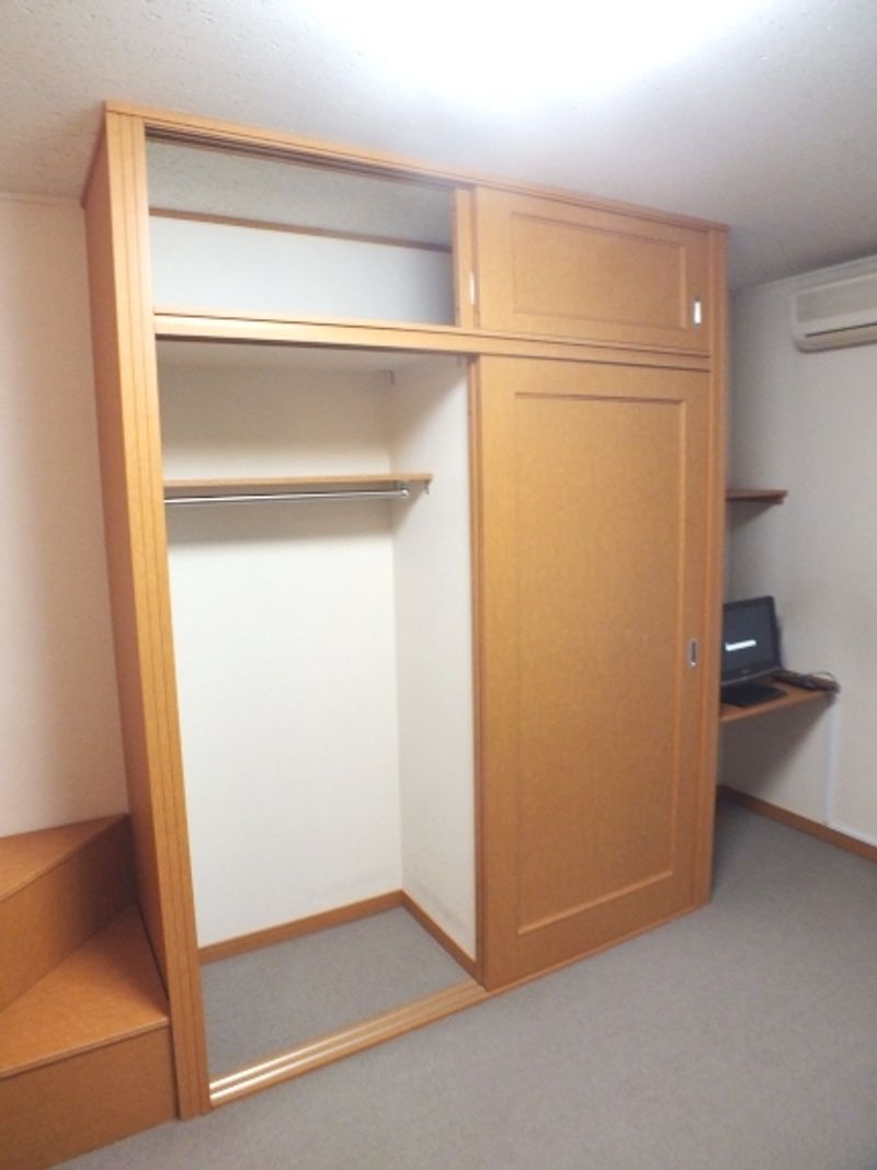 レオパレスガルデニア若葉 収納