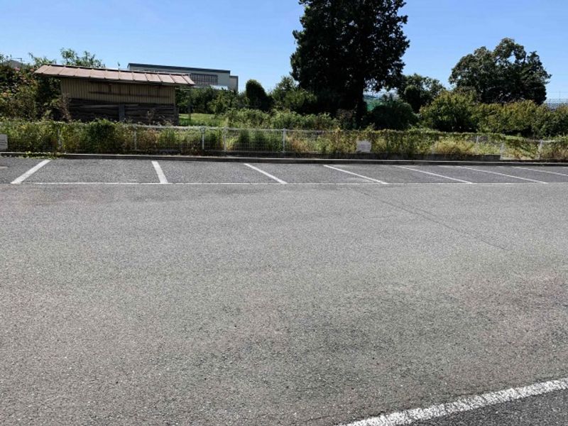 レオパレス中央西 駐車場