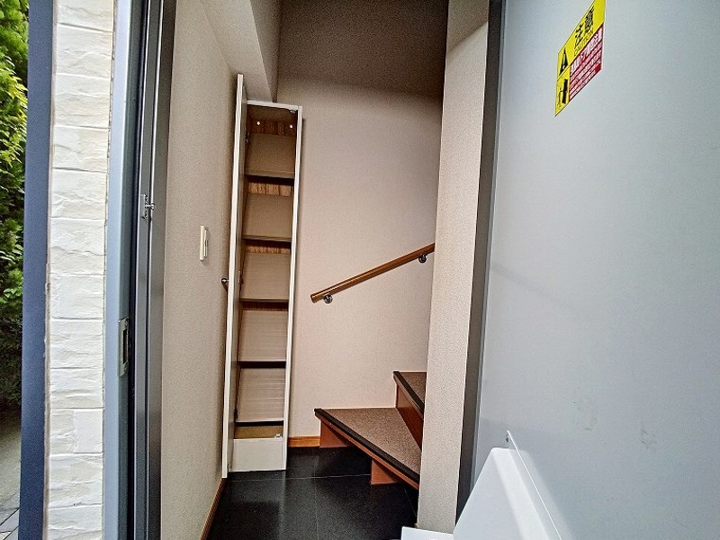 レオパレスグランデ 玄関