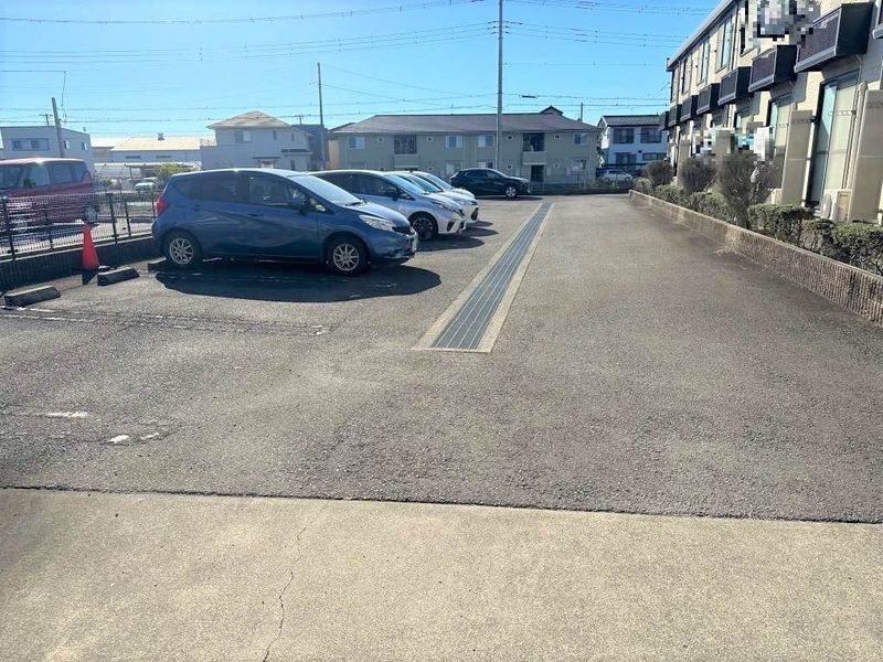 レオパレスサニーコート 駐車場