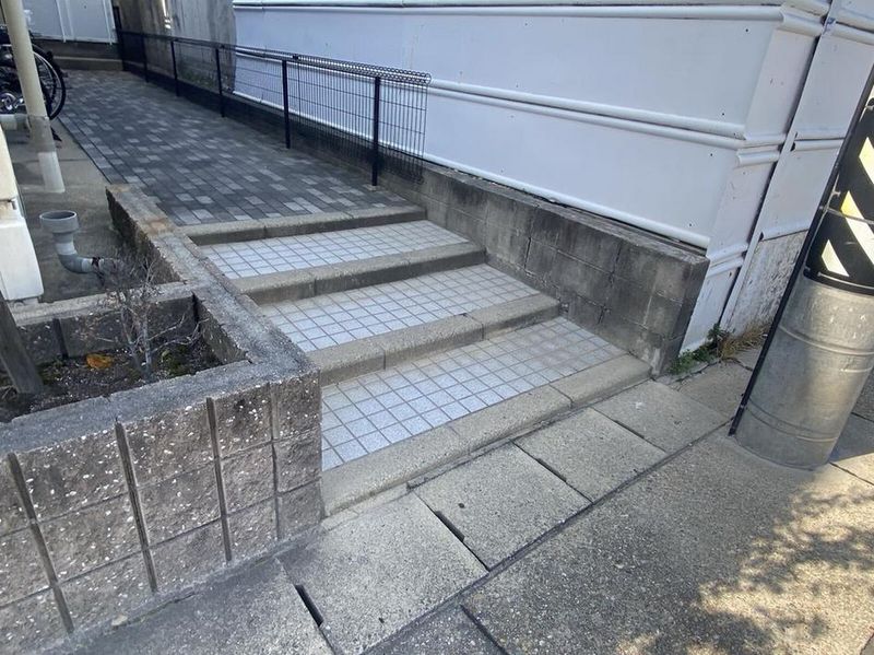 leopalace Y Urasato Entrance