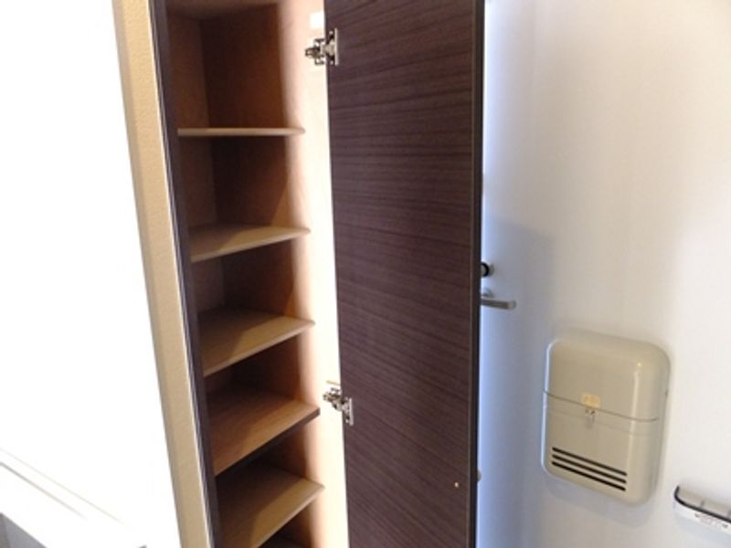 レオネクストモリシゲ 玄関