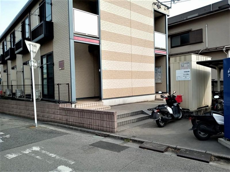 レオパレスウェルストンⅠ エントランス