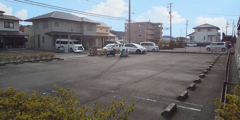 レオパレスＮＥＧＩＹＡ 駐車場