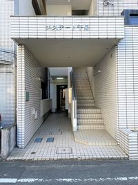レオパレスエステート千舟 エントランス