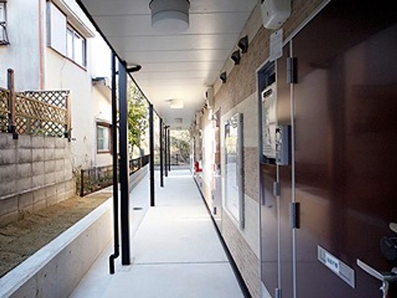 レオパレス自由が丘本町 玄関