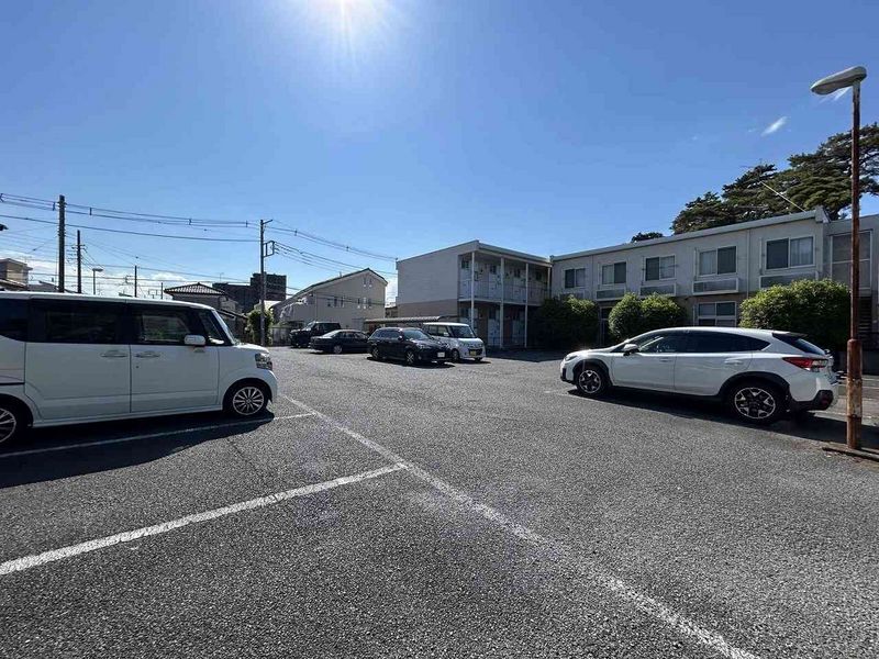 レオパレスミヤマエ 駐車場