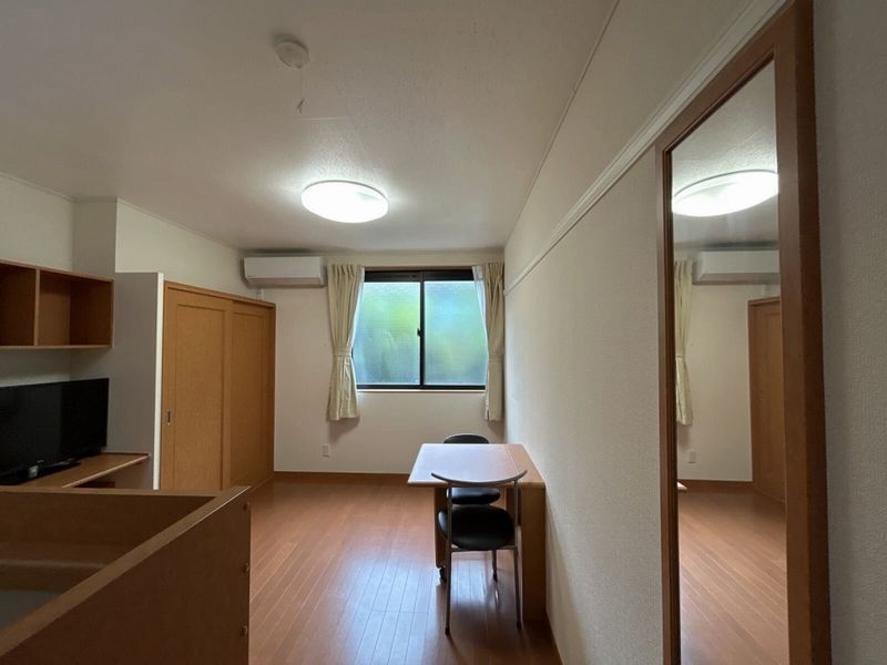 レオパレス西羽貫 居間