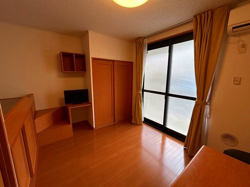 レオパレスステラハウス 居間