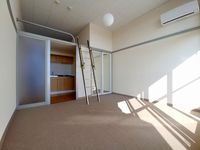 レオパレス明西 居間
