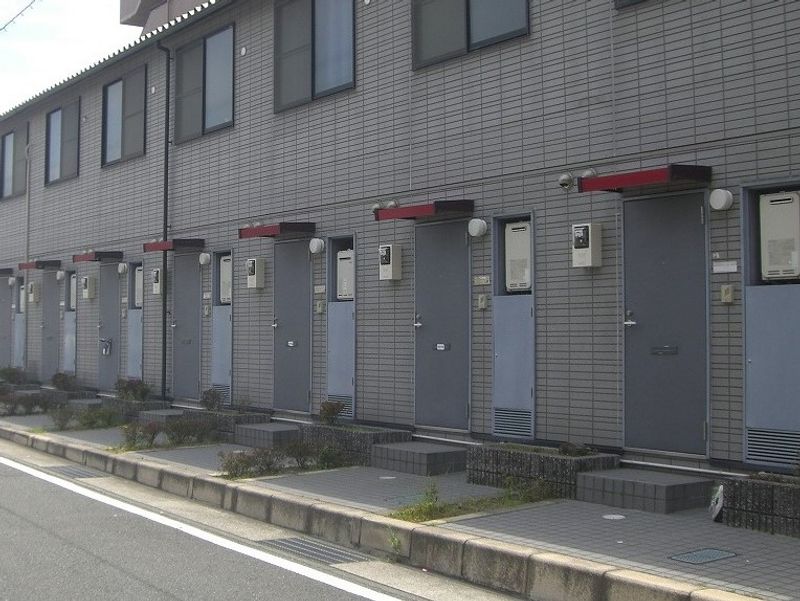 レオパレスビレントライフ 玄関