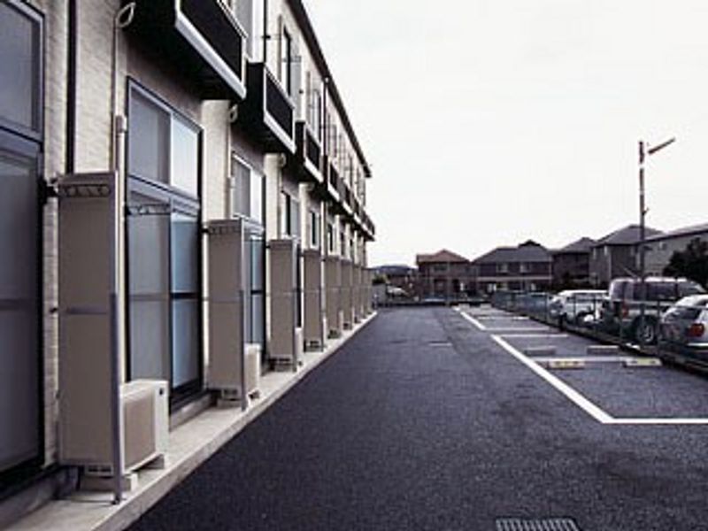 レオパレスヴァン 駐車場
