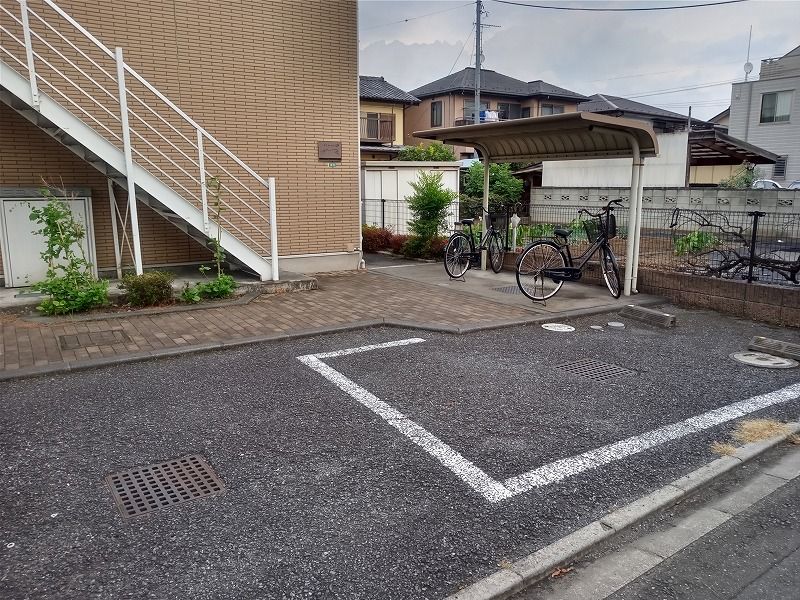 レオパレス武蔵ヶ丘Ⅱ 駐車場