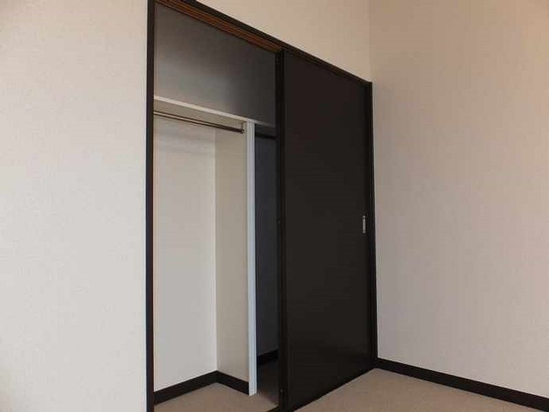 レオネクストトラスト 収納