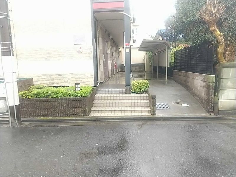 レオパレスサン２ エントランス