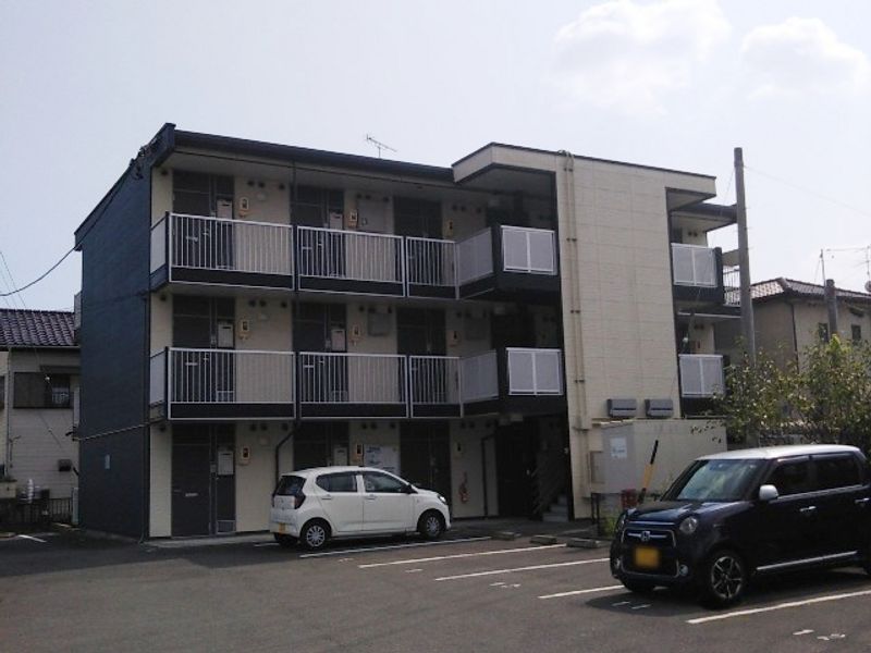 レオパレスダウンフィールド 駐車場