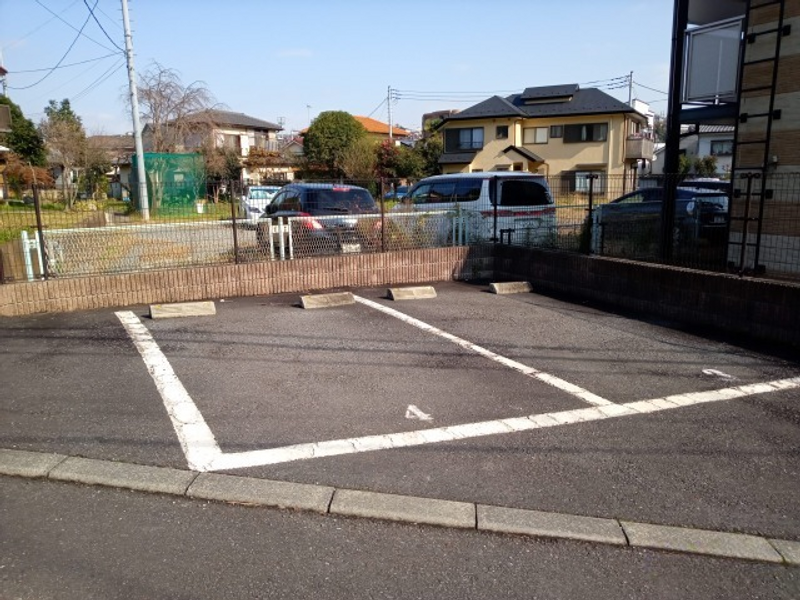 leopalace Freesia Parking lot