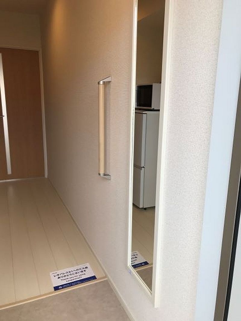クレイノアクア 玄関