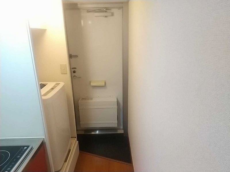 レオパレスゴールデンヴィレッヂ 玄関