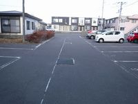 レオパレスリトルマーシュ 駐車場