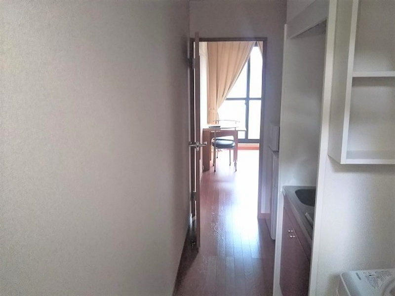 レオパレスマムトープ 玄関