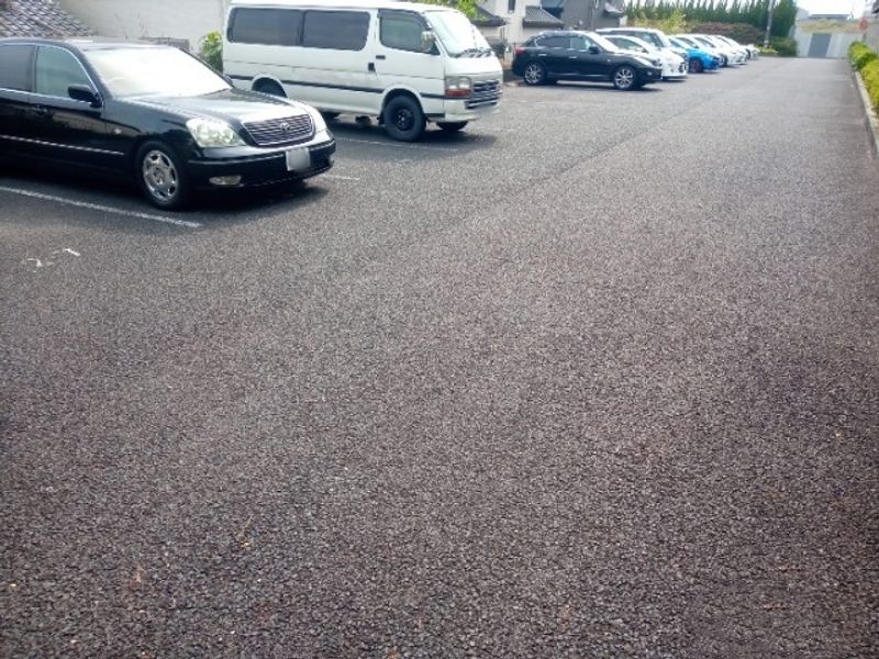 レオパレス泉弐番館 駐車場