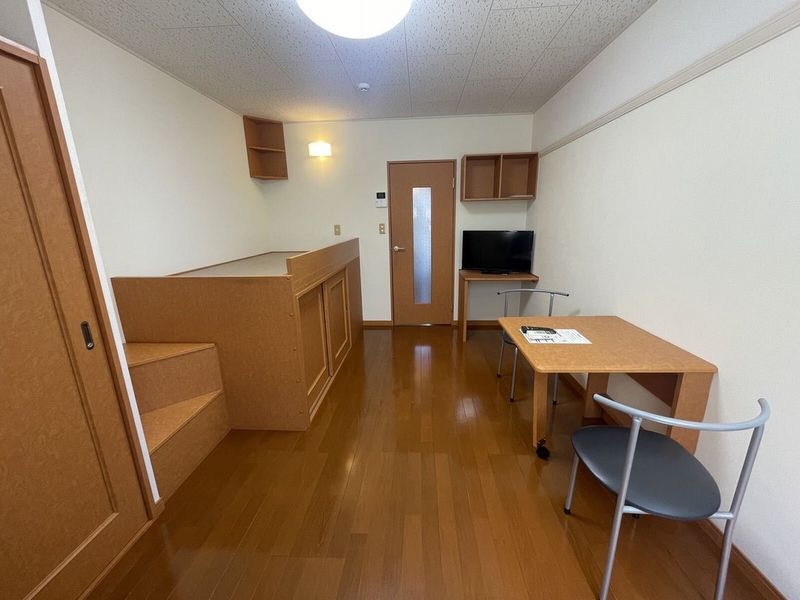 レオパレスブラン 居間