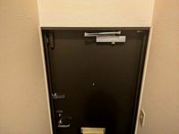 レオパレスパルポート 玄関