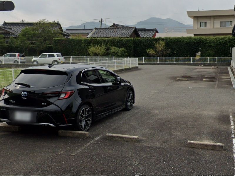 レオパレスリーヴ 駐車場