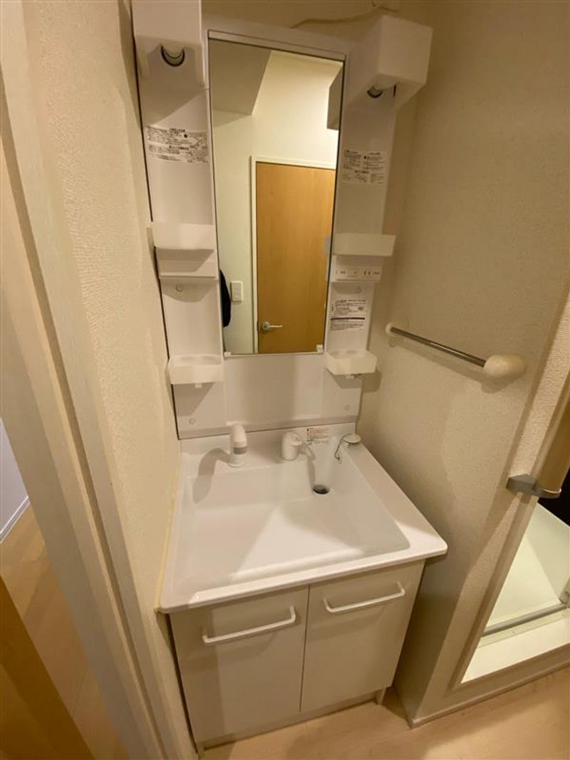 CLEINO MOON I Washroom