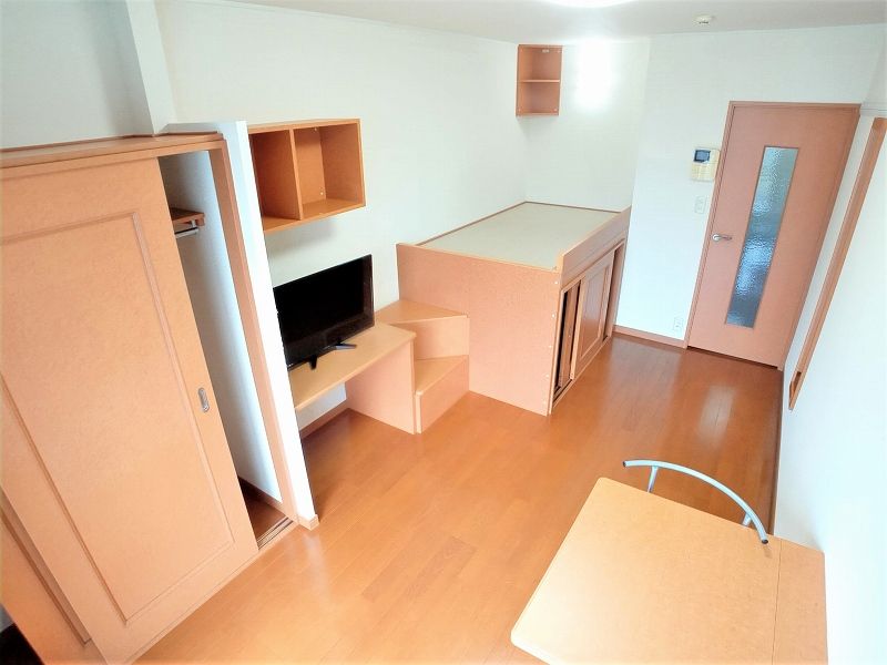 レオパレスアルシオネ 居間